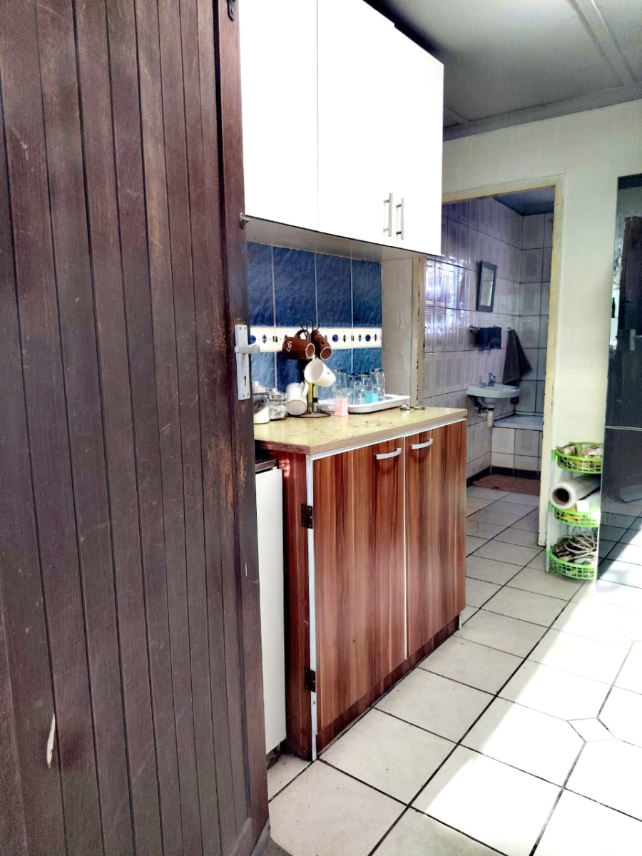 2 Bedroom Property for Sale in Roosendal Western Cape